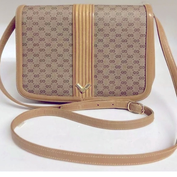 Authentic Gucci Crossbody/Shoulder Bag. - Picture 15 of 16